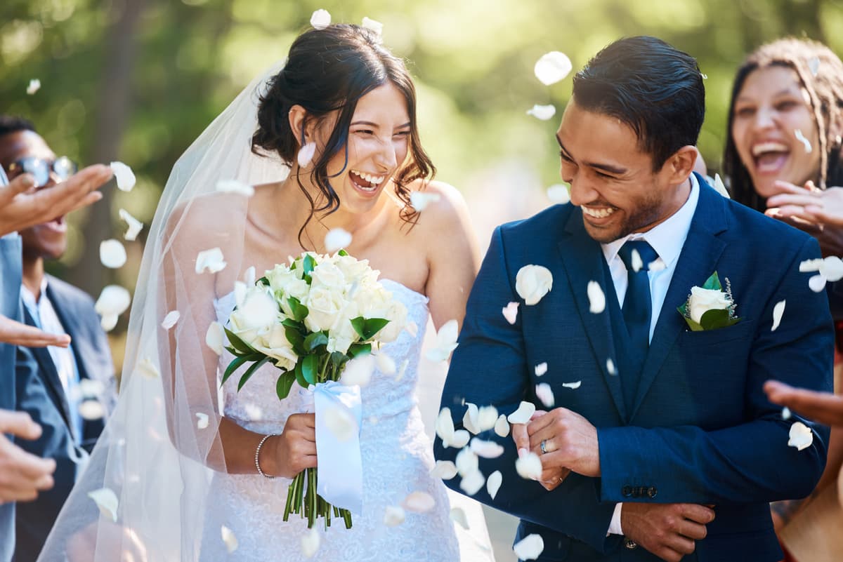 How to Look Your Best at Weddings: The Windsor Knot Guide